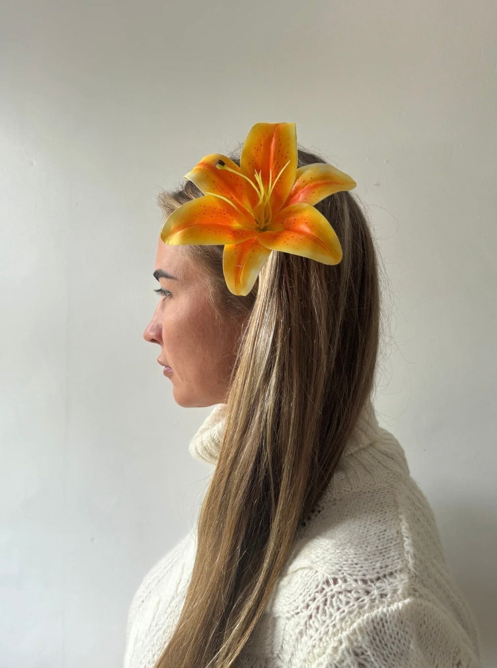 Tiger lily clip