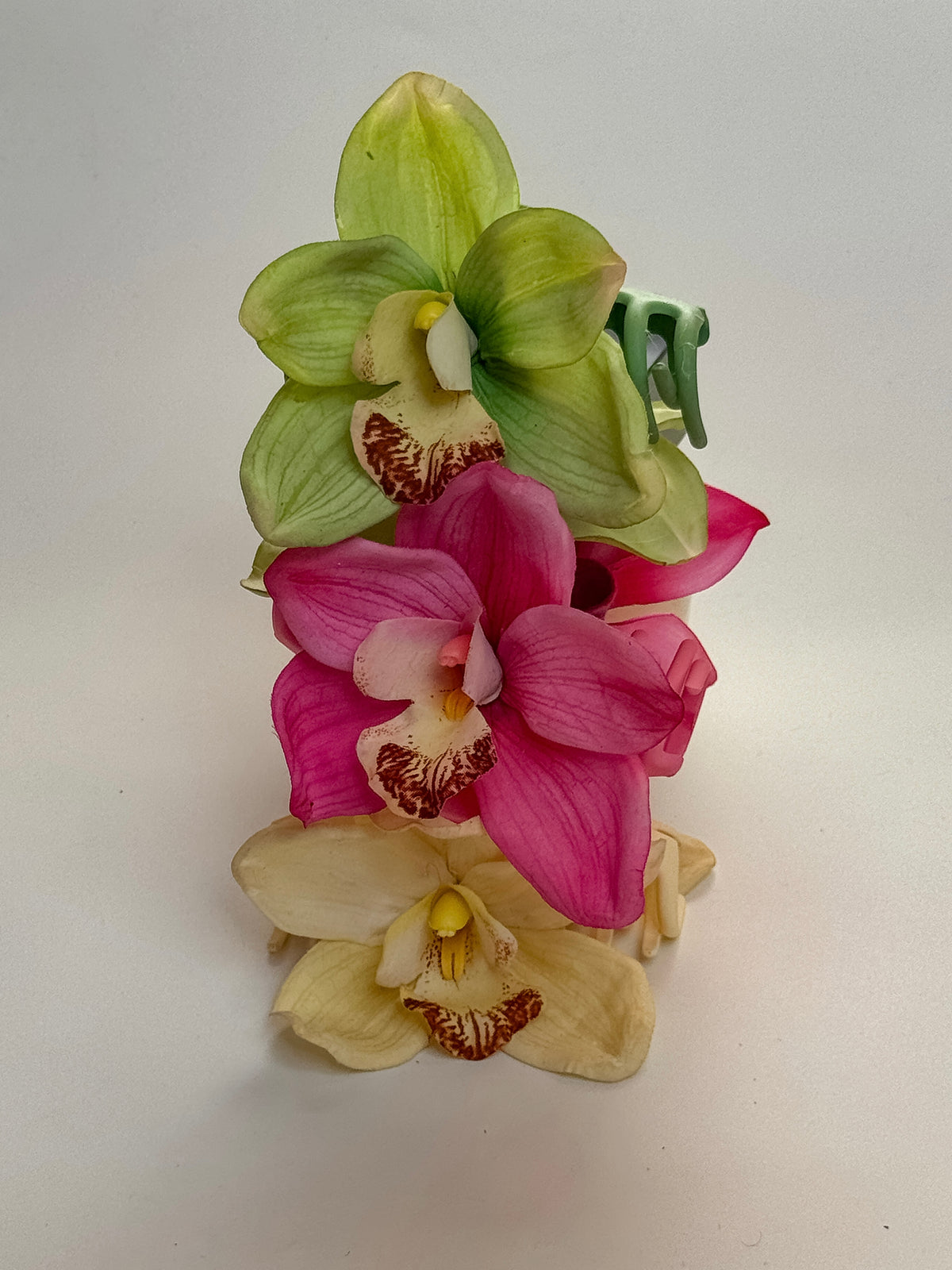 ' White Cymbidium ' claw clip