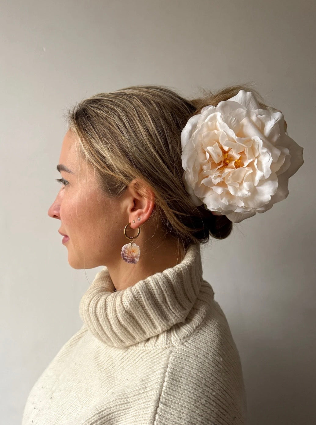 Ivory rose claw clip