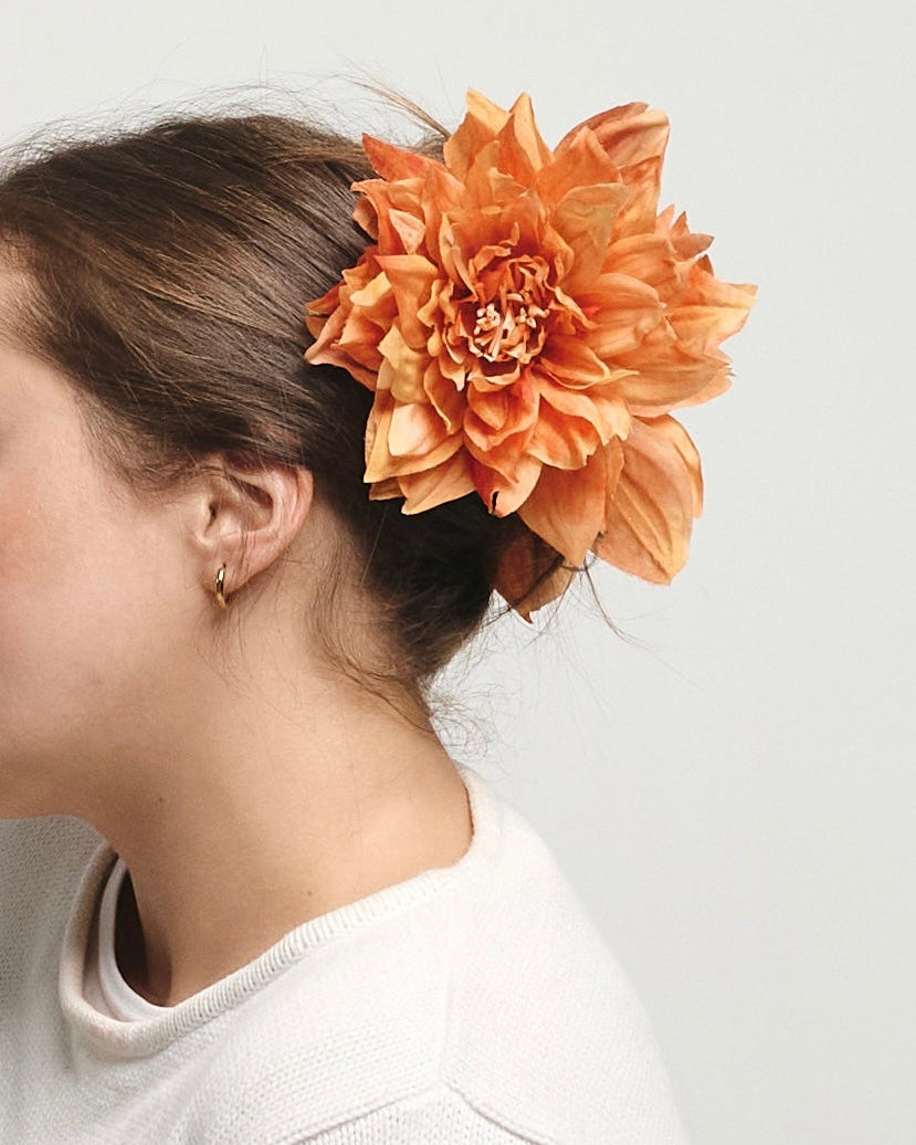 ' Amber Dahlia ' claw clip