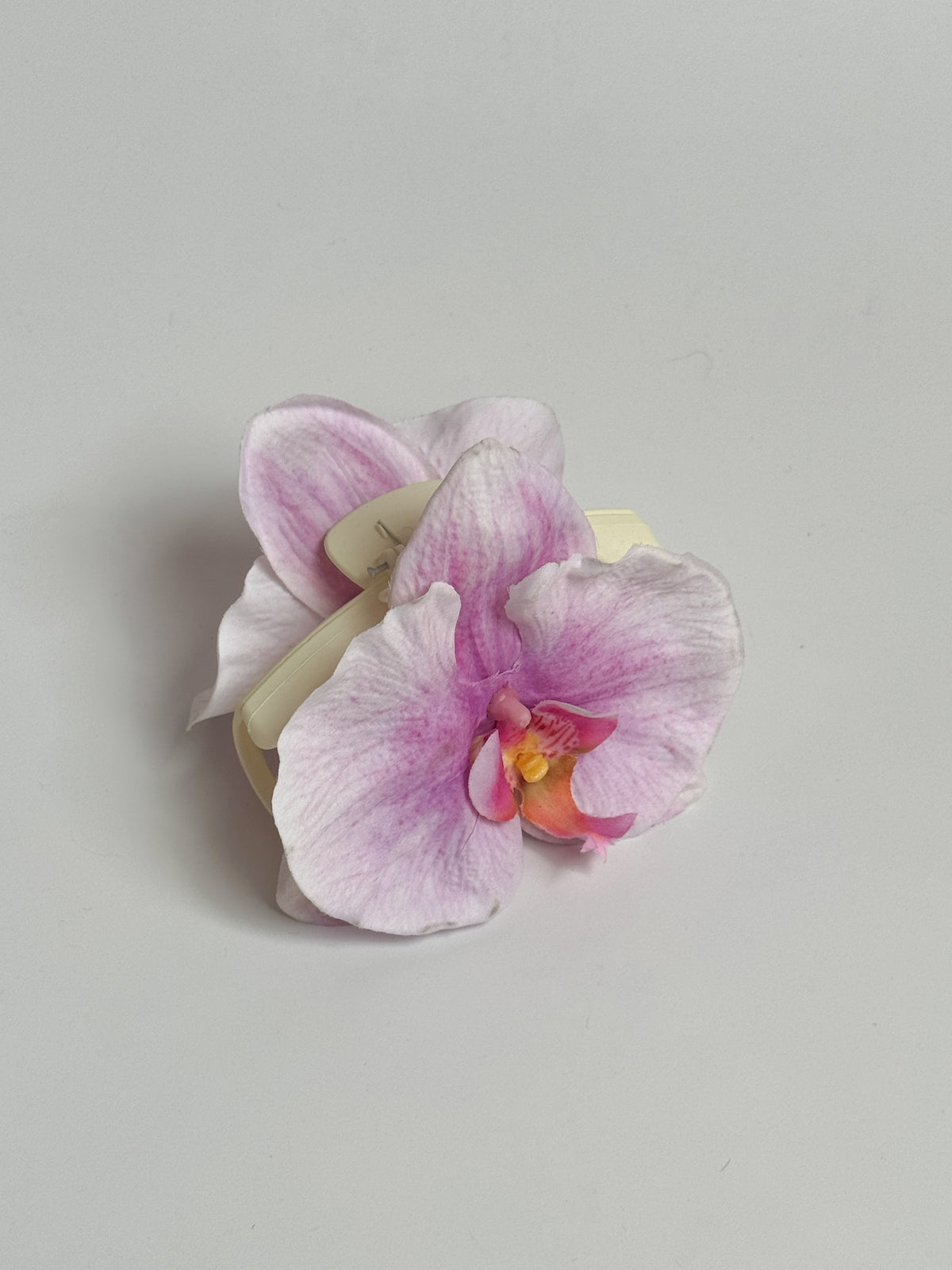 ' Pale Pink Phalaenopsis ' claw clip